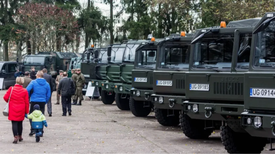 Na terenie jednostki wojskowej przy ulicy Bociańskiego w Komorowie, w środę 6 listopada, odbyły się warsztaty pn. "Parasol". Wydarzenie przezn