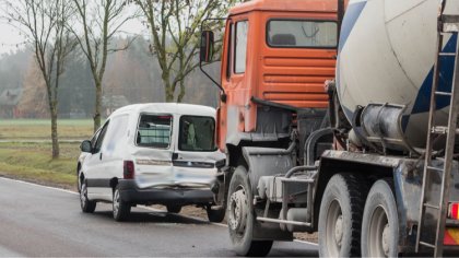 Ostrów Mazowiecka - Do zderzenia dwóch pojazdów doszło na trasie Ostrów Mazowiec