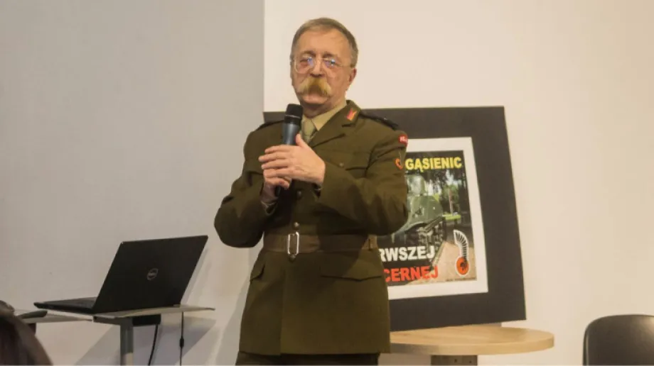 W odrestaurowanym budynku starej elektrowni chętni mogli poznać historię Pierwszej Dywizji Pancernej. W ramach projektu organizowanego przez Muz