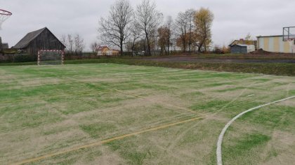 Ostrów Mazowiecka - Boisko sportowe znajdujące się przy Szkole Podstawowej w And