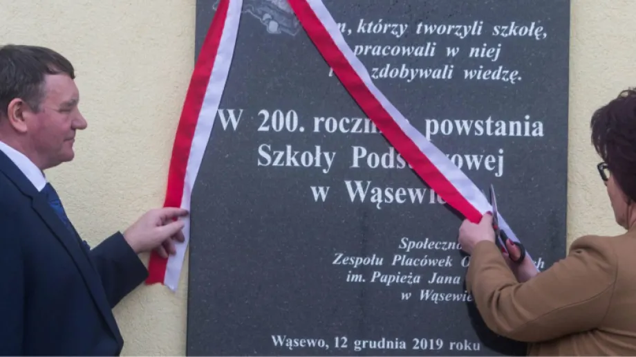 W hali sportowej Gminnego Centrum Sportu i Rekreacji w Wąsewie odbyły się obchody 200-lecia wąsewskiej szkoły podstawowej. Podczas uroczystoś