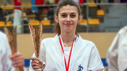 Ostrów Mazowiecka - Weronika Czajka to zawodniczka Międzyszkolnego Klubu Karate 