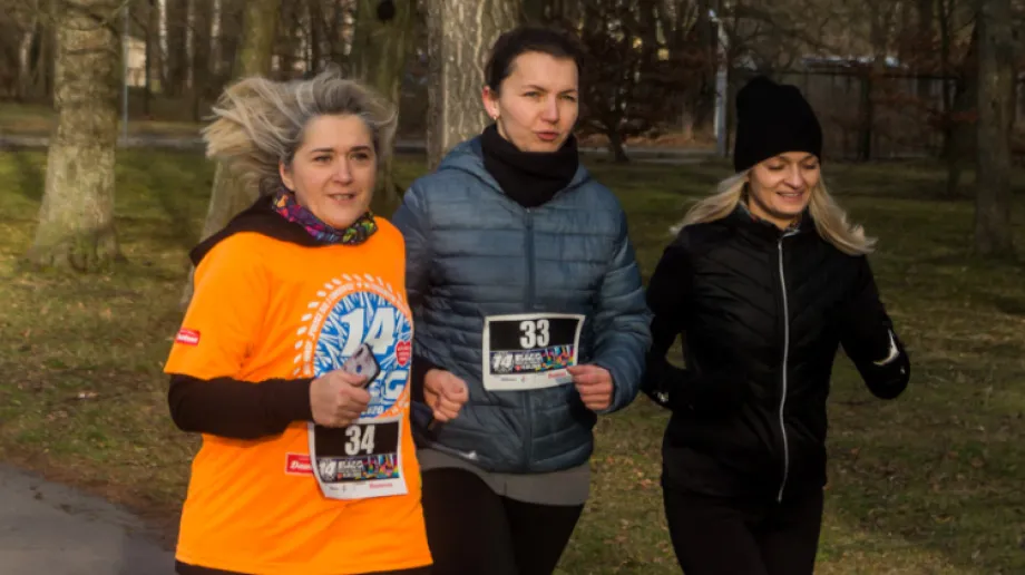 Ponad pięćdziesięciu mieszkańców miasta oraz powiatu ostrowskiego wystartowało w biegu organizowanym przez stowarzyszenie "Ostrów Biega" z o