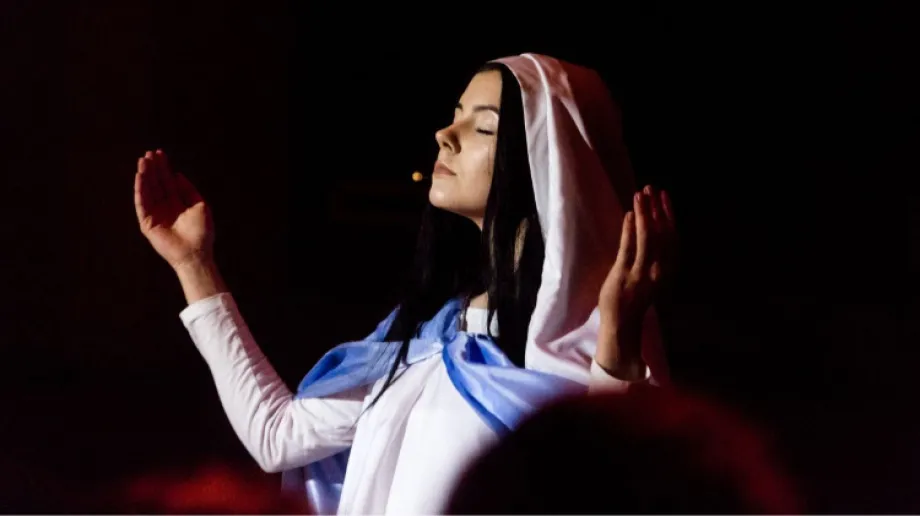 W kościele pod wezwaniem Opatrzności Bożej w Ostrowi Mazowieckiej po wieczornej mszy świętej rozbrzmiał musical pt. "Początek" w reżyserii 