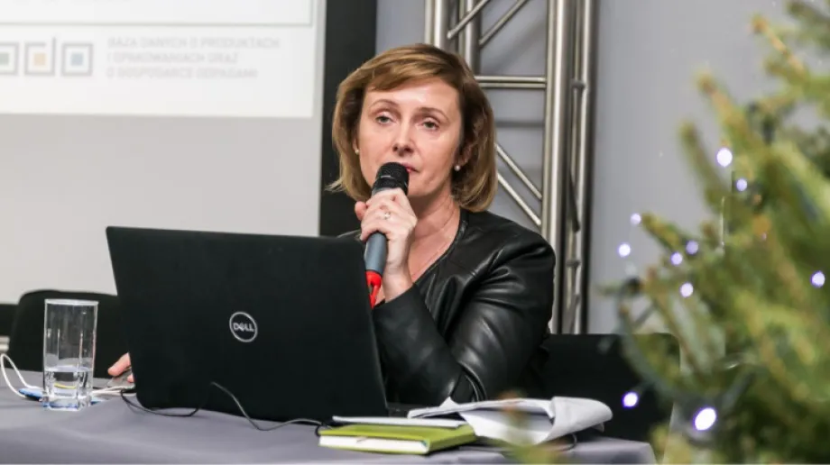 W odrestaurowanym budynku starej elektrowni odbyło się seminarium pn. "Baza danych odpadowych - gospodarka odpadami w 2020". Zgromadzeni wzięli 