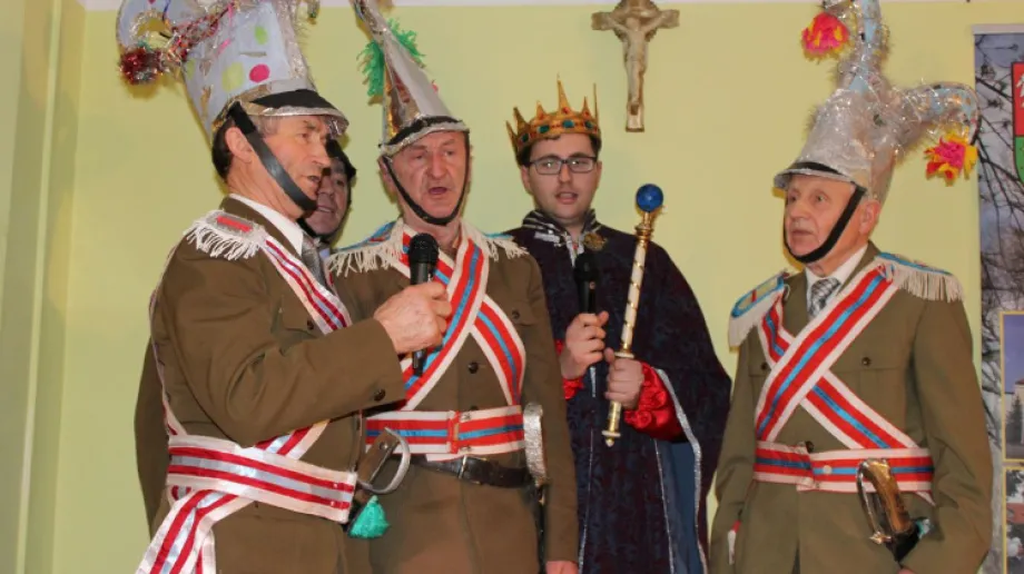 Po raz trzydziesty piąty w Bogutach-Piankach odbyło się spotkanie kolędnicze. Od wielu lat wydarzenie ma charakter przeglądu i gromadzi zespo?