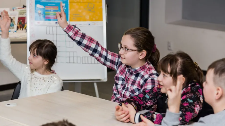 W budynku starej elektrowni odbyły się zajęcia edukacyjne dla dzieci pn." Biblioteczny alfabet bezpieczeństwa" organizowane przez ostrowską bi
