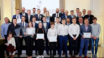 Ostrów Mazowiecka - Grad nagród i wyróżnień trafił do najlepszych sportowców z n