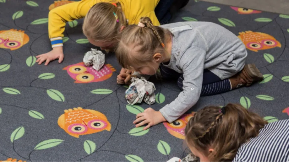 W budynku starej elektrowni odbyły się zajęcia edukacyjne organizowane przez ostrowska bibliotekę dla najmłodszych mieszkańców miasta pn. "Z