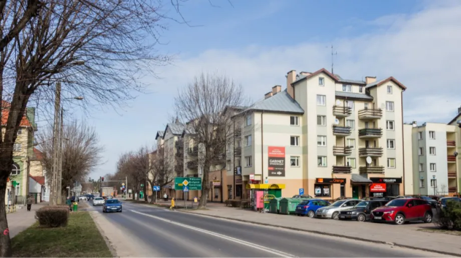W piątek na ogół będzie pochmurno z niewielkimi przejaśnieniami. Temperatura maksymalna w Ostrowi Mazowieckiej wyniesie 10 stopni Celsjusza. W