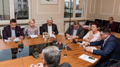 Ostrów Mazowiecka - Zobacz, kto spośród radnych powiatu ostrowskiego zgromadził 