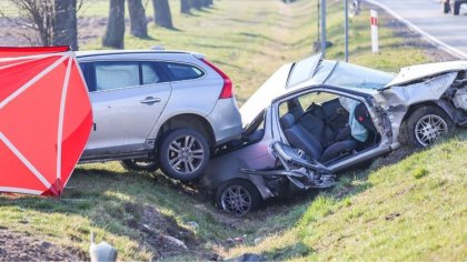 Ostrów Mazowiecka - Jedna osoba zginęła w poważnym wypadku z udziałem dwóch samo