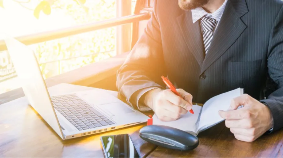 Fundacja Togatus Pro Bono zs. w Olsztynie, na podstawie umowy zawartej z powiatem ostrowskim, realizuje zadanie publiczne z zakresu nieodpłatnej p