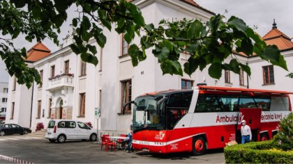Ostrów Mazowiecka - Do godz. 13.00 przy miejskim ratuszu trwa dziś akcja poboru 