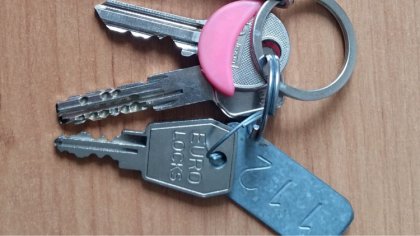 Ostrów Mazowiecka - Mieszkaniec gminy Małkinia Górna znalazł w pobliżu mostu sie