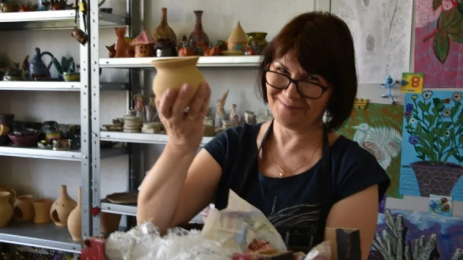 Środowiskowy Dom Samopomocy w Ostrowi Mazowieckiej zorganizował warsztaty dla wszystkich zainteresowanych sztuką garncarstwa i rękodzieła. Pod