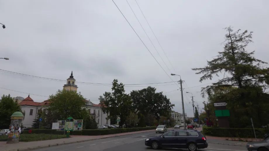 Środa będzie pogodna w południowej części kraju. Na pozostałym obszarze pojawią się opady deszczu (3-8 mm). Termometry pokażą od 10 st. C