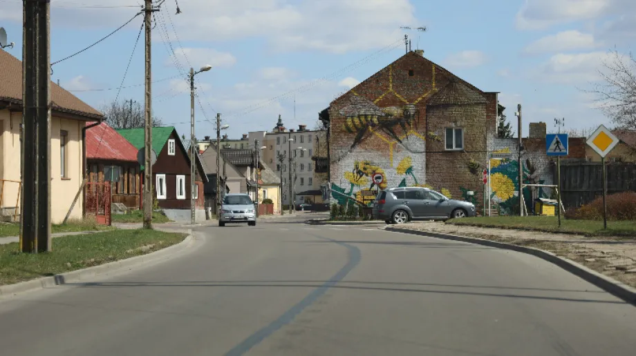 Urząd Miasta Ostrów Mazowiecka bardzo jasno stawia sobie cele jeśli chodzi o poprawę infrastruktury dróg naszego miasta. Do informacji podano,