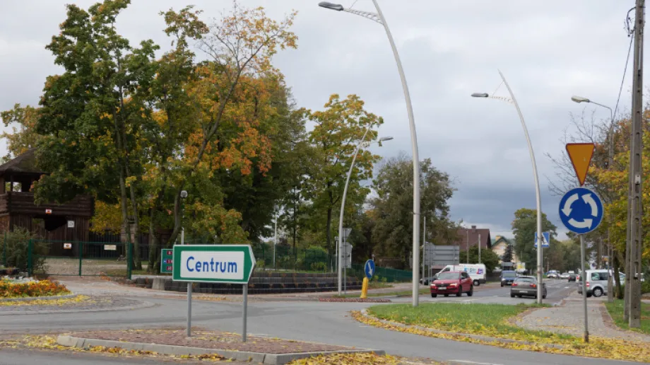 We wschodniej połowie kraju będzie padał deszcz, możliwe również burze. Zachodnia część kraju na ogół słoneczna. Temperatura wyniesie o