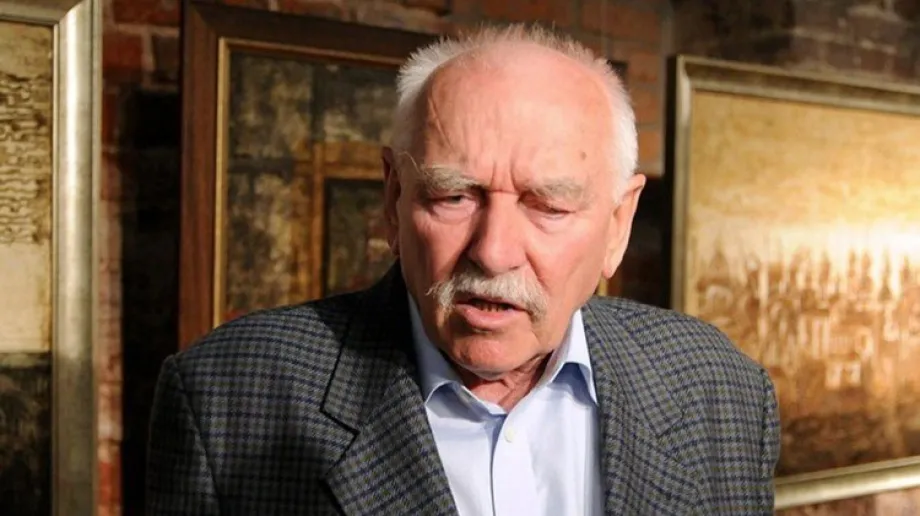 Dnia 12 października nad ranem, zmarł artysta urodzony w Ostrowi Mazowieckiej, który znaczną część swojego życia spędził w Elblągu - Jan