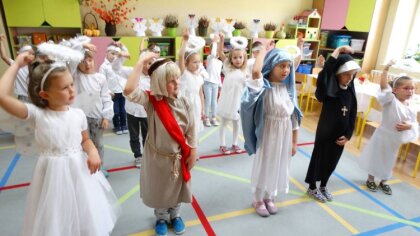 Ostrów Mazowiecka - Tuż przed uroczystością Wszystkich Świętych w Miejskim Przed