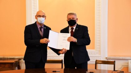 Ostrów Mazowiecka - Władze powiatu ostrowskiego zawarły z Wojewodą Mazowieckim u