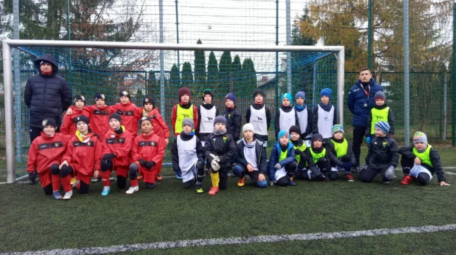 Dwa roczniki Miejskiego Klubu Sportowego Ostrowianka rozegrały spotkania towarzyskie. Rocznik 2011 i 2012 zmierzył się z drużyną KS-u Legionov