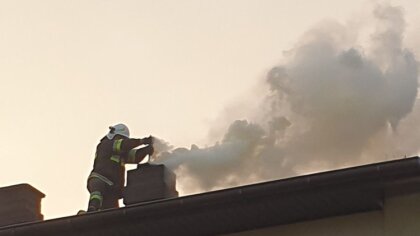 Ostrów Mazowiecka - Do pożaru sadzy kominowej doszło w niedzielę w miejscowości 