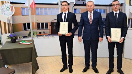 Ostrów Mazowiecka - Mateusz Morawiecki zatwierdził listę stypendystów na rok szk