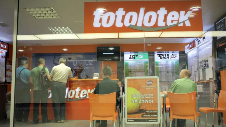 Od kilku lat w Polsce działa nowe, odświeżone prawo hazardowe. Aby móc organizować zakłady wzajemne, trzeba spełnić szereg wymagań i otrzy