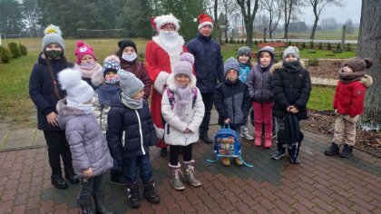 Ostrów Mazowiecka - Starsi i ci najmłodsi mieszkańcy Małkini Górnej spotkali się
