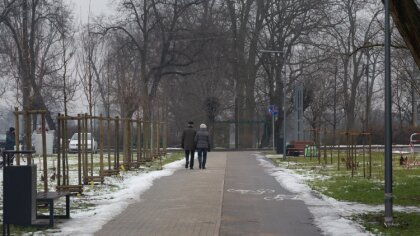 Ostrów Mazowiecka - Pochmurno z przejaśnieniami. Opady deszczu (szczególnie we w