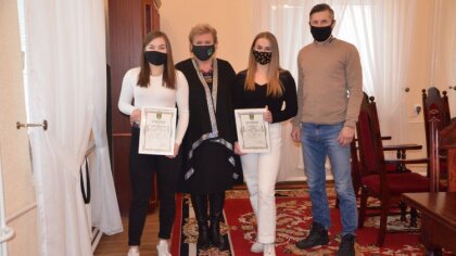 Ostrów Mazowiecka - Zofia Perzan i Oliwia Staniaszek z gminy Małkinia Górna odni