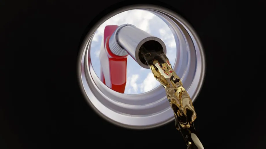 Nie przepłacaj za paliwo. Tankując do pełna, dzięki naszemu zestawieniu, możesz zaoszczędzić nawet kilkanaście złotych. Sprawdź aktualne 