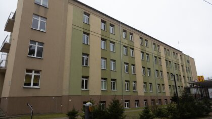 Ostrów Mazowiecka - Starosta Ostrowski Zbigniew Chrupek przekazał Szpitalowi Pow