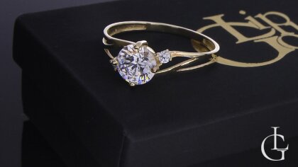 Ostrów Mazowiecka - O tym, że zaręczyny kojarzą się przede wszystkim z nałożenie