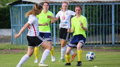 Ostrów Mazowiecka - Piłkarki z Ostrowi Mazowieckiej pojechały do Ostrołęki na me