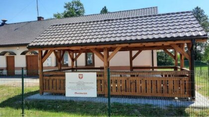 Ostrów Mazowiecka - Altana przy świetlicy wiejskiej w Starej Ruskołęce, dzięki m