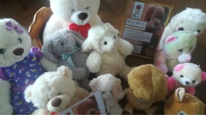 Ostrów Mazowiecka - Komendant ostrowskich policjantów wraz z mł.asp Moniką Leszc