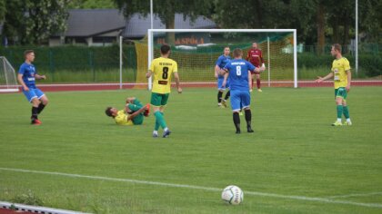 Ostrów Mazowiecka - Piłkarze z Ostrowi Mazowieckiej cieszyli się z trzech punktó