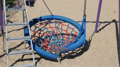 Ostrów Mazowiecka - Do aktu wandalizmu doszło na terenie placu zabaw przy ulicy 