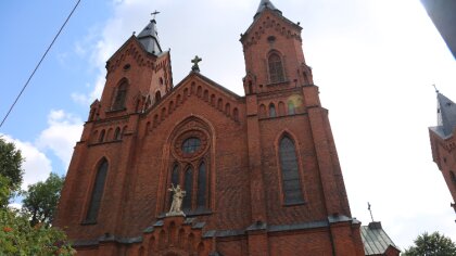 Ostrów Mazowiecka - W parafii pw. Wniebowzięcia NMP w Ostrowi Mazowieckiej wiern