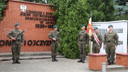 Ostrów Mazowiecka - Mieszkańcy Ostrowi Mazowieckiej spotkali się, aby uczcić pam