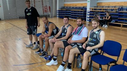 Ostrów Mazowiecka - W piątek koszykarze z Ostrowi Mazowieckiego wysoko ograli Żu