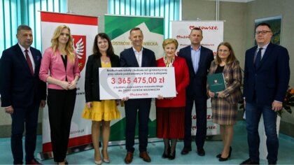 Ostrów Mazowiecka - Cztery gminy z powiatu ostrowskiego w środę podpisały umowy 