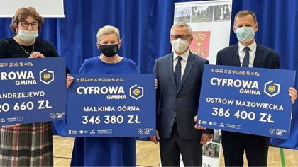 Ostrów Mazowiecka - Wójt Gminy Ostrów Mazowiecka odebrał czek na realizację prog