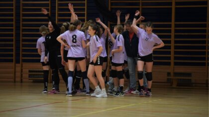 Ostrów Mazowiecka - Młodziczki małkińskiego UKS Dwójka miniony weekend zaliczą d