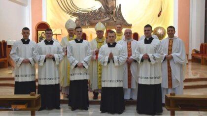 Ostrów Mazowiecka - W kaplicy Wyższego Seminarium Duchownego w Łomży odprawiono 