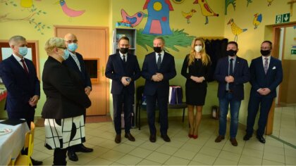 Ostrów Mazowiecka - Do dzieci i młodzieży z dwóch placówek w powiecie ostrowskim