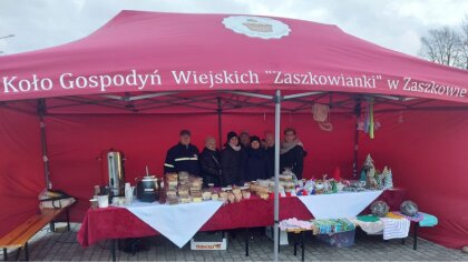 Ostrów Mazowiecka - Na Rynku w Nurze odbył się Jarmark Bożonarodzeniowy Ziemi Nu